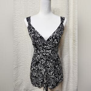 New York and Company Y2K Black White Floral Tunic Tank, Size X-Small